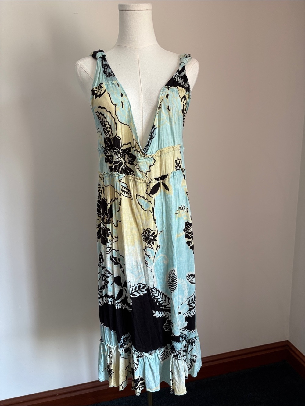 Plunge Neck Floral Midi Dress in Light Blue and Cream